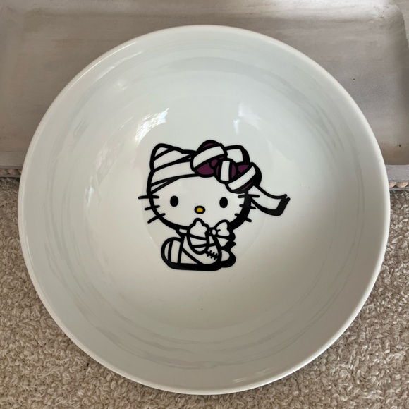 Hello Kitty Large Holiday Bowl. - Picture 2 of 2